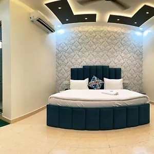 **** Hotel New & Restaurant India
